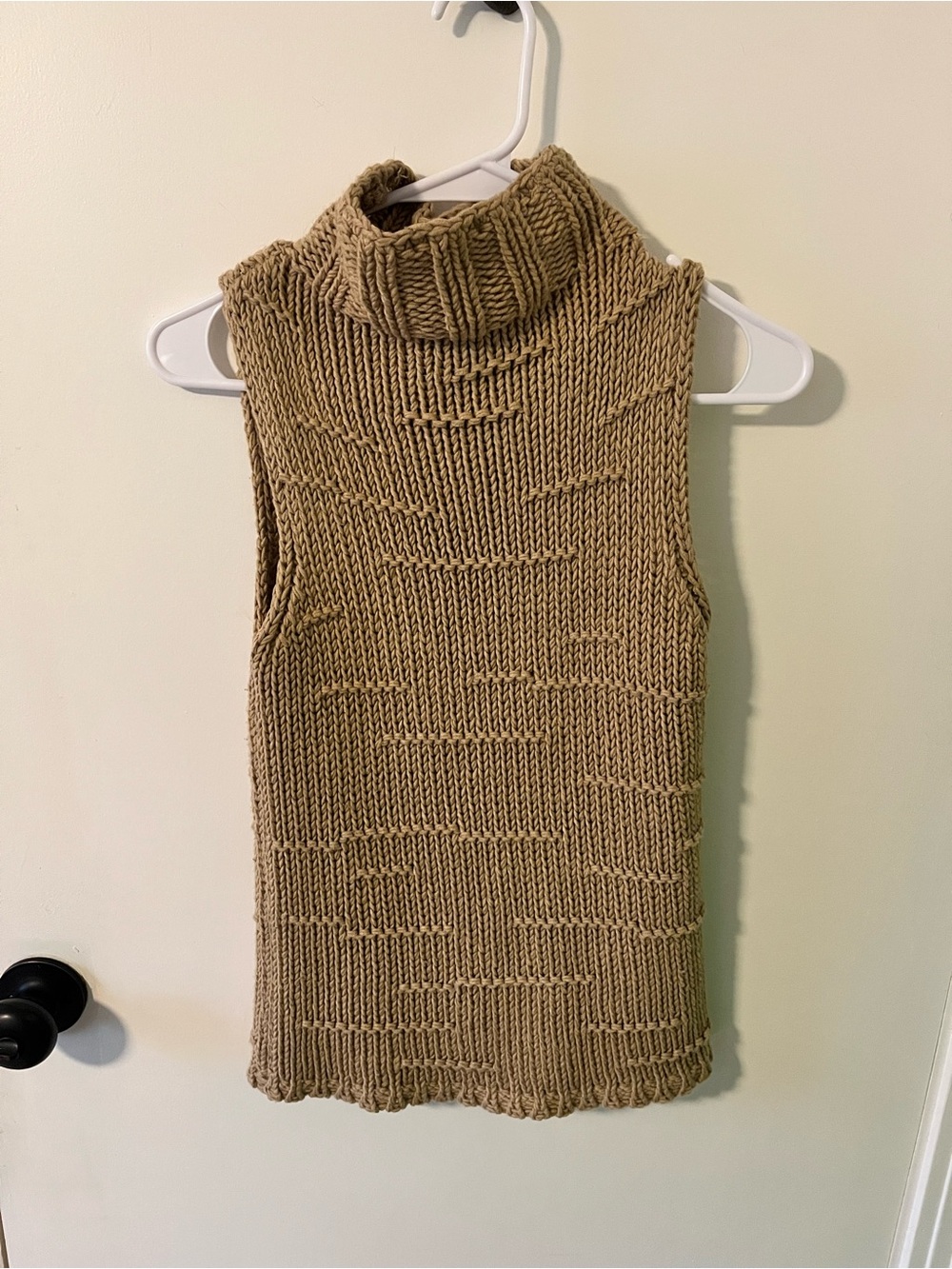 Sleeveless Turtleneck Knit Top in Tan
